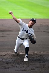 【１回戦・帯三条－士別翔雲】帯三条は高木優真が先発した（須貝拓也撮影）