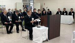 追悼の言葉を述べる政木高治町遺族親睦会会長