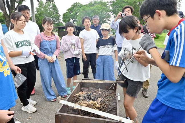 火おこしに悪戦苦闘　子どもたちが防災力磨くキャンプ　上美生山村協