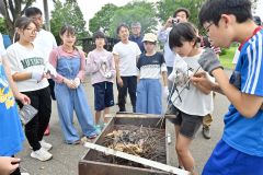 火おこしに悪戦苦闘　子どもたちが防災力磨くキャンプ　上美生山村協