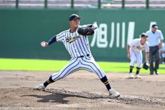 【１回戦・白樺学園－別海】白樺学園は先発の宮坂拓実投手が１回１死満塁のピンチを防ぎ波に乗った