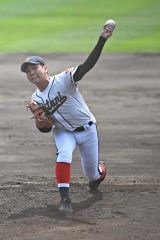 【１回戦・帯大谷―旭川東】帯広大谷は先発の渡邉祥太が３回を投げ無失点と好投する