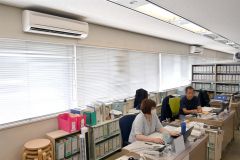 市役所空調不具合、壁掛けエアコンで急場しのぎ　築３０年超で老朽化