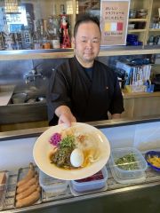 金曜日限定で「お寿司屋さんのスパイスカレー」　ファン広がる　広尾・鮨正