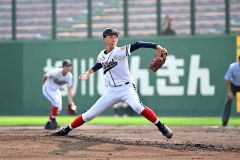 【準々決勝・帯大谷－旭川志峯】帯広大谷は河尻陸（３年）が先発し３回を投げた