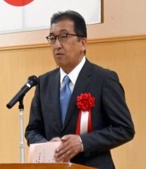受賞者を代表しあいさつする松山さん