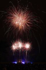 約５０００発の花火が芽室の夜空を彩った（長尾悦郎通信員撮影）