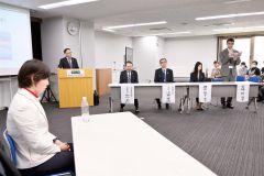パリ・パラ五輪競泳の小野智華子選手の壮行会（金野和彦撮影）