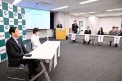 パリ・パラ五輪競泳の小野智華子選手の壮行会（金野和彦撮影）