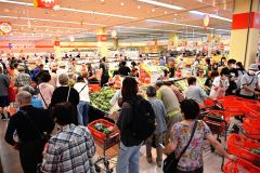 「ザ・ビッグ」十勝１号店オープン　安さに行列