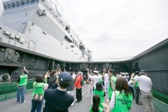 式典出席者に公開された護衛艦「いせ」の内部(20日午前10時ごろ、石原秀樹通信員撮影)
