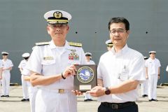 護衛艦「いせ」が十勝港に初入港 22日正午まで一般公開 広尾 6