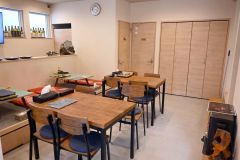 ２０２２年に改築した後の店内