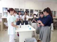 入学して初めて学習する手洗いの体験