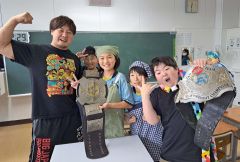 新得小の児童と交流を深める選手