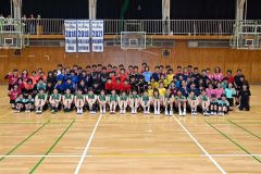 ＪＴマーヴェラスの選手と指導を受けた子どもたちら