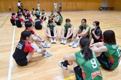 女子バレーボールチーム「ＪＴマーヴェラス」がバレー教室 8