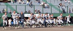 猛打圧勝の白樺学園甲子園へあと一つ、宿敵クラーク戦へ闘志　夏の高校野球北大会