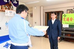 遊佐組に安全運転事業所「プラチナ賞」　釧路方面本部管内で唯一 3