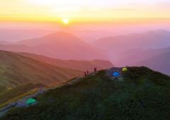 国立公園指定から１カ月、増加傾向の登山者　山岳事故の懸念も