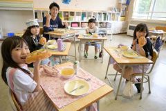 「まくべつの恵み給食」にロイヤルマンガリッツァ豚　町内１３校で