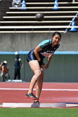 【女子ハンマー投げ・予選１組】１１メートル７９を投げ組１１着の川村羽海（幕別清陵）
