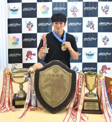 伊藤海里（帯四中出、帯広クラブ出身）ＭＶＰ、鳥栖工連覇に貢献　インターハイレスリング男子団体戦