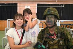 レンジャー学生長の酒井２等陸曹とその家族