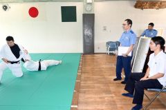 鑑識体験や訓練見学 池田警察署で個別採用説明会 4