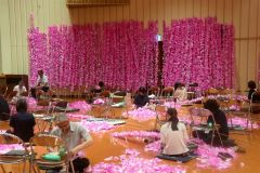しほろ７０００人のまつり「花みこし」手作り　士幌