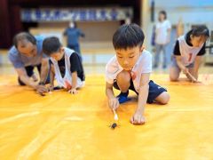 昆虫も熱戦“オリンピック” 屈足伝統イベント50回の節目 2