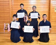 三冨６段初優勝、岩本凱は中学生優勝、全十勝剣連居合道部会６人活躍　北海道大会