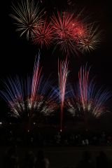 足寄の夜空を鮮やかに彩った両国花火大会（助川かおる通信員撮影）