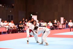 【女子団体戦】オール１年生で臨んだ今大会。次に生かすと帯広少年団の岩渕夕希（左、１年）