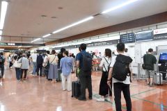 台風欠航影響で空港空席待ちも　Ｕターン交通機関混雑