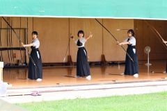 帯広の森少年団Ｂ（左から遠藤、納、山口）