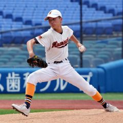 【帯南町中－門真ビックドリームス】七回に４番手で救援登板する帯南町中の西本弦樹（横浜スタジアム、大賀章好撮影）