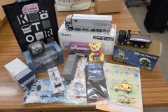 模型トラックなどが当たる抽選会の景品