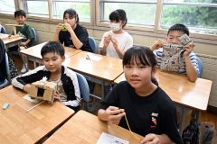長い夏休みの思い出胸に 児童元気に登校 市内小学校で始業式 4
