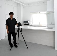 キッチン併設の写真スタジオ開設　ＣＭフォトグラファーの我妻さん
