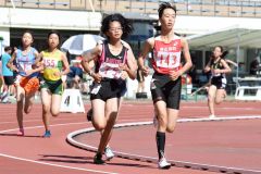 女子800メートル予選