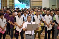 ２０２７年の和牛全共開催に向けた決起大会。生産者代表として決意表明する北海道和牛マスターリーダーの武隈さん（須貝拓也撮影）