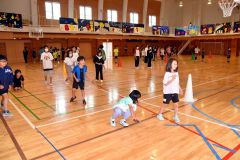 ゲームなどで5年ぶりに交流を深めた陸別町と酒々井町の児童たち