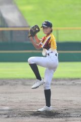 【決勝・幕別野球少年団―NEXUS BBC】NEXUS BBCの先発投手を務めた荒木心羽(中央)