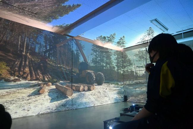 幕別清陵高で「空間型ＶＲ」使った体験授業　教育機関では全国初