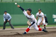 6回から登板し、帯北打線を無安打、6奪三振に抑える帯大谷の泉映甫投手(金野和彦撮影)