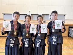 男子個人戦入賞者。(左から)永野陽向、松原颯佑、加賀谷理玖、橋本壮矢