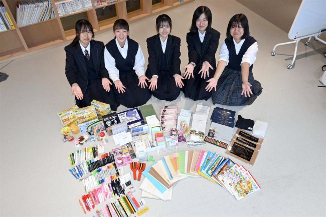 支援品をフィリピンへ　ボランティア参加の駒形さん呼び掛け　帯広大谷高