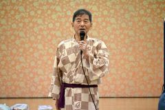 閉会のあいさつをする福田さん