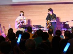 流さんが５０歳の節目、デビュー２５周年を記念して地元ライブ 3
